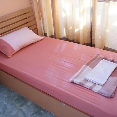 Oyo 730 Meedee Hostel Bangkok Bagian luar foto