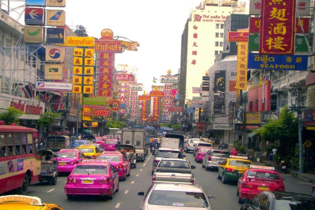 Oyo 730 Meedee Hostel Bangkok Bagian luar foto