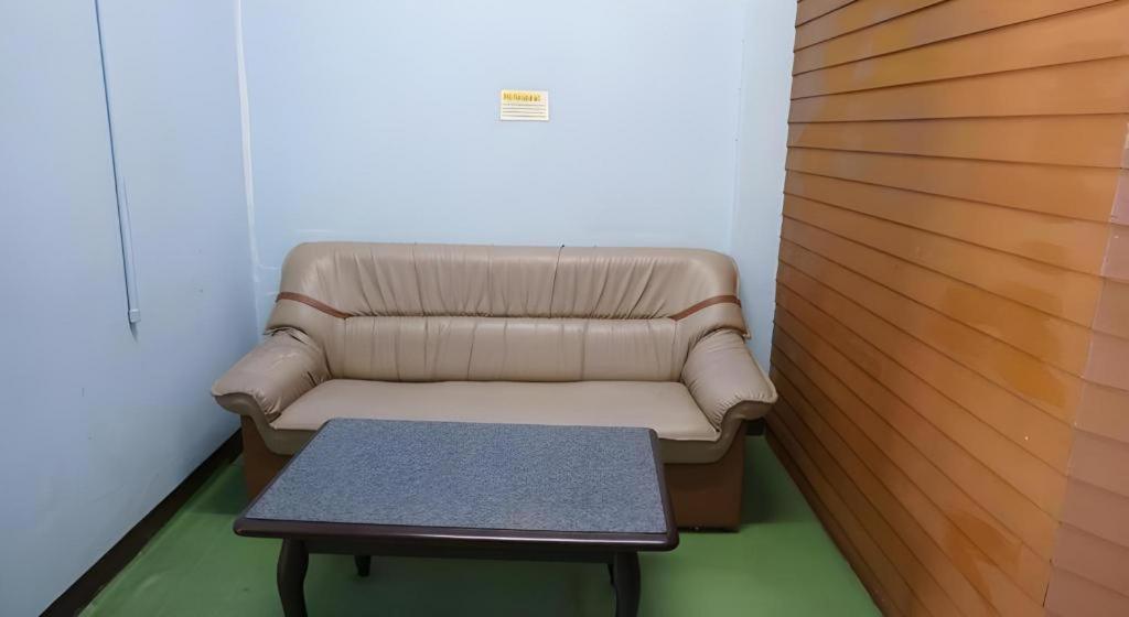 Oyo 730 Meedee Hostel Bangkok Bagian luar foto