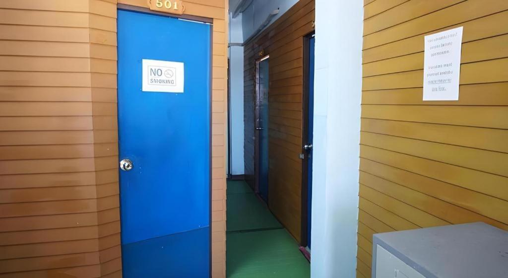 Oyo 730 Meedee Hostel Bangkok Bagian luar foto