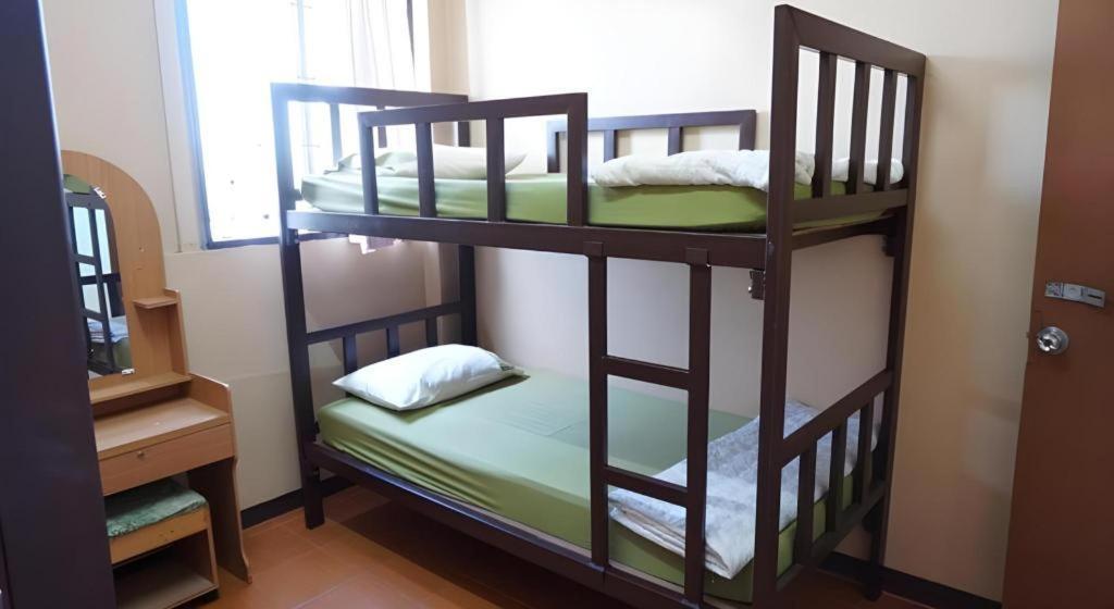 Oyo 730 Meedee Hostel Bangkok Bagian luar foto