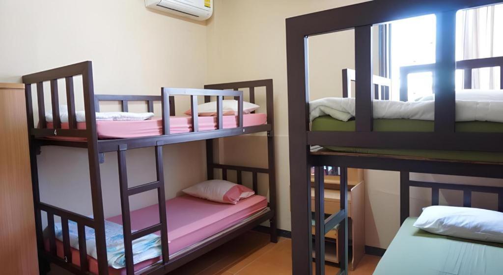 Oyo 730 Meedee Hostel Bangkok Bagian luar foto