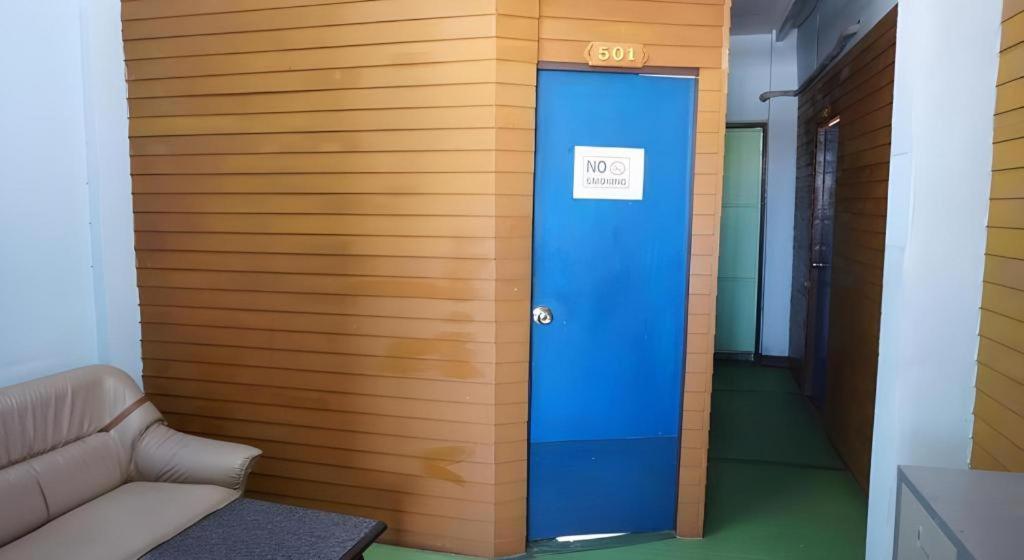 Oyo 730 Meedee Hostel Bangkok Bagian luar foto
